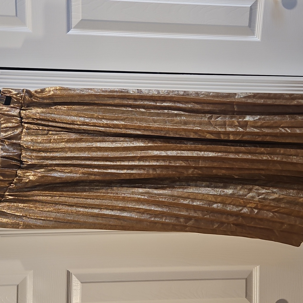 Gold Maxi pleated skirt